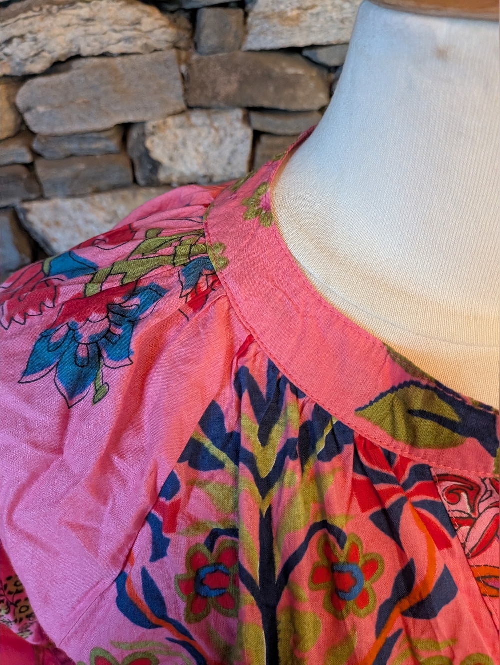 THML Like New Vibrant Floral Pink Top, 100% Cotton Size M - Picture 8 of 9
